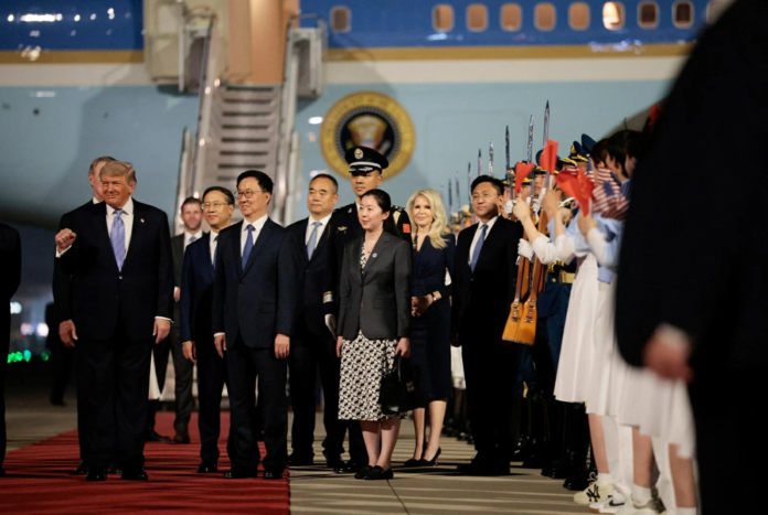 وسم #WelcomeTrumpToChina يتصدر ويبو مع زيارة ترامب للصين