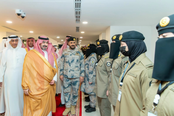 نائب أمير تبوك يتفقد خدمة ضيوف الرحمن بمنفذ حالة عمار