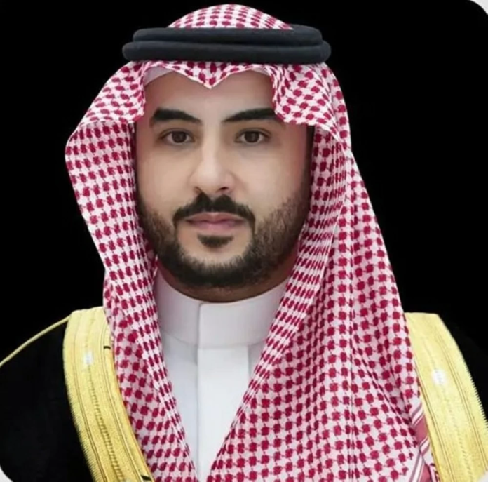 وزير الدفاع السعودي يبحث التطورات في المنطقة مع نظيره البريطاني
