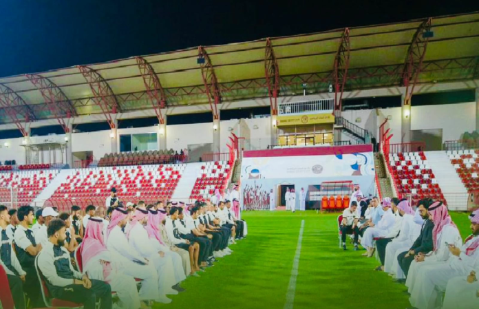 أمير عسير يدعم ضمك قبل لقاء الفيحاء المصيري بدوري روشن