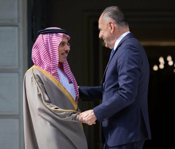اتفاقية الإعفاء من التأشيرة بين السعودية واليونان تعزز العلاقات