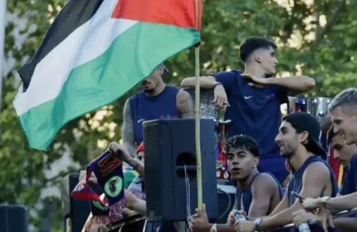 دفاع بيدرو سانشيز عن لامين يامال أمام هجوم وزير إسرائيلي