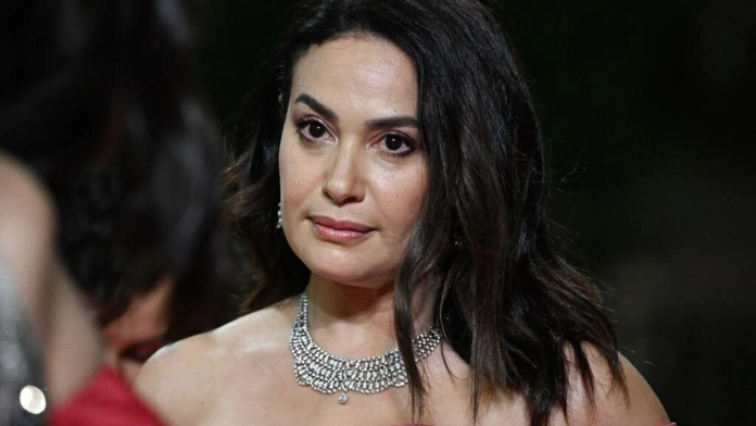لماذا منعت هند صبري ابنتيها من مشاهدة فيلم الفيل الأزرق 2؟