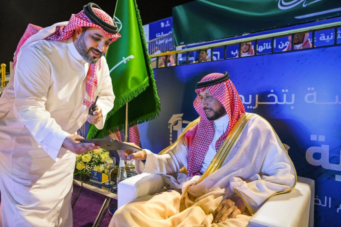 نائب أمير عسير يشهد حفل تخريج الدفعة الـ12 بجامعة بيشة