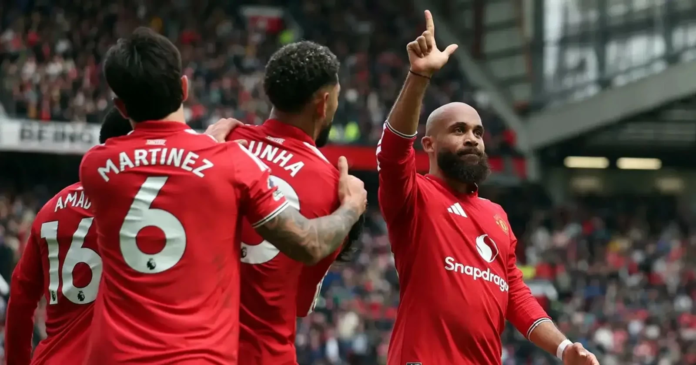 فوز مانشستر يونايتد على نوتنغهام فورست 3-2 في مباراة مثيرة