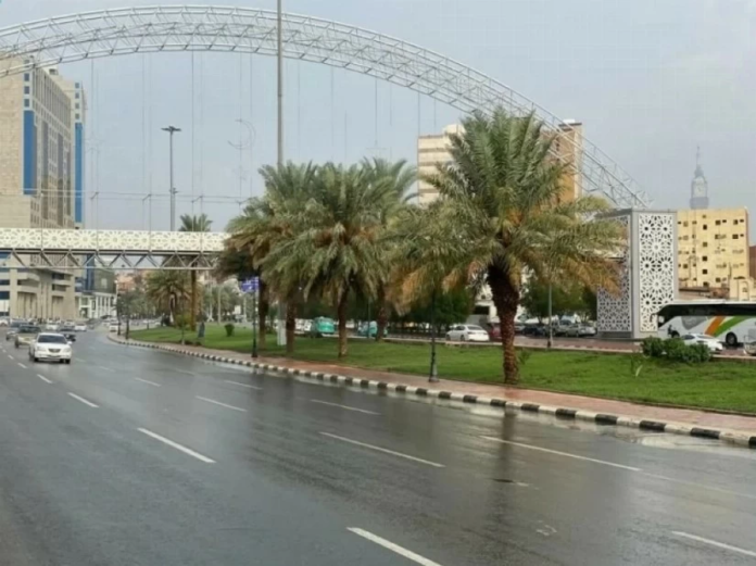 رياح شديدة على مكة المكرمة: الأرصاد تحذر من انعدام الرؤية