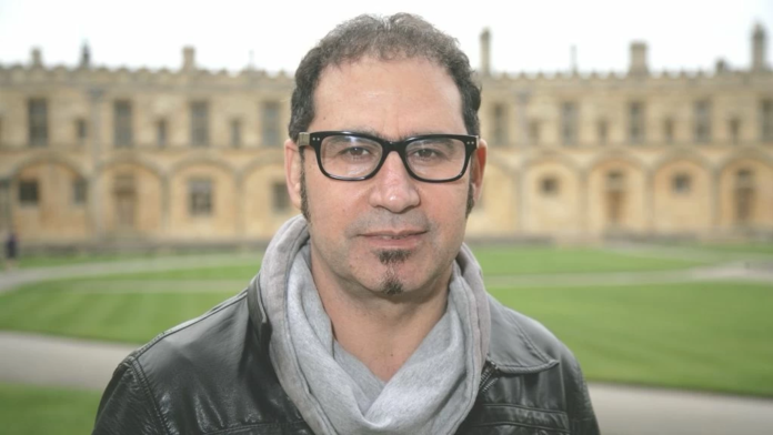 المشهد الثقافي الخليجي: جدل حول الصور النمطية والواقع الجديد