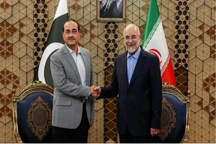 إسلام أباد تنقل تهديدات أمريكية لطهران وسط تعثر المفاوضات