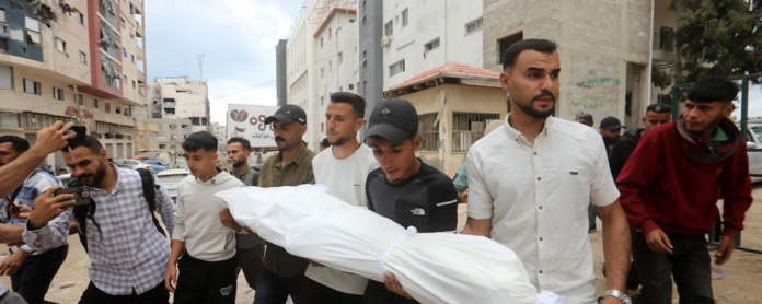 11 قتيلاً في غزة: تصعيد إسرائيلي يهدد جهود الوسطاء