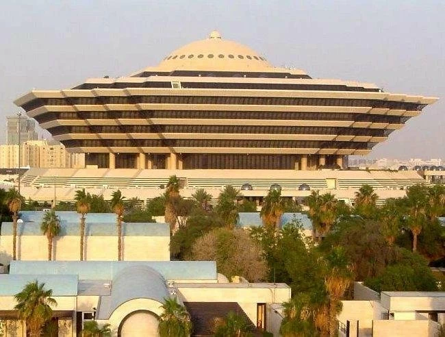 تسهيل عبور المتسللين: عقوبات صارمة تصل للسجن 15 عاماً