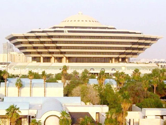 تسهيل عبور المتسللين: عقوبات صارمة وجريمة مخلة بالشرف