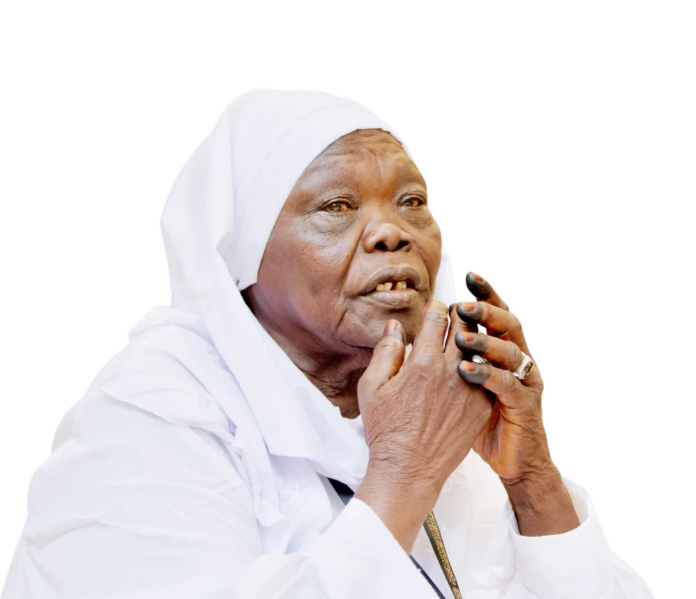 عزيزة كوكو.. حكاية بائعة فطائر سودانية تحقق حلم الحج
