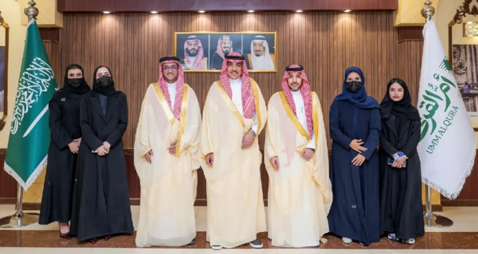 وزير الإعلام يتفقد استعدادات الحج الإعلامية والأمنية