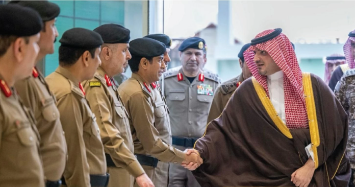 وزير الداخلية يتفقد مركز القيادة والسيطرة لأمن الحج 1445