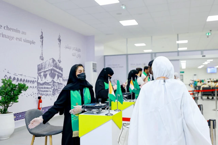 المرأة السعودية في الحج: أدوار قيادية ضمن رؤية 2030