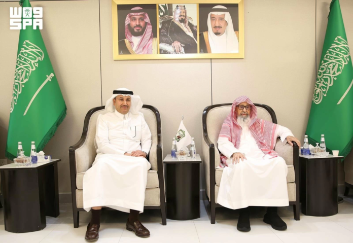 المفتي العام يستقبل وزير النقل لبحث خدمات الحج وتيسير التنقل