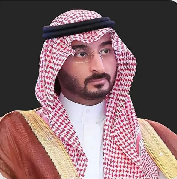 وزير الحرس الوطني يهنئ القيادة بنجاح موسم الحج 1445