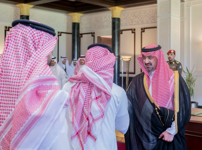 نائب أمير تبوك يستقبل المهنئين بعيد الأضحى ويشيد بنجاح الحج