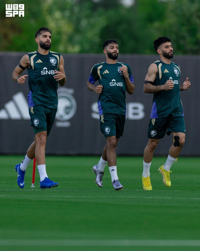 دونيس يجهز المنتخب السعودي لموقعة بورتوريكو الودية