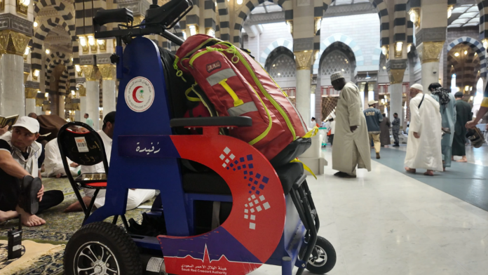 الهلال الأحمر بالمدينة المنورة ينقذ حياة حاج إندونيسي