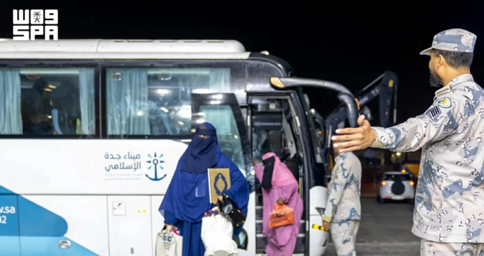 جهود حرس الحدود لتسهيل مغادرة ضيوف الرحمن بميناء جدة