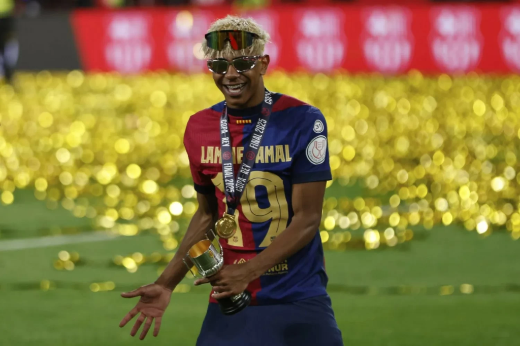 لامين يامال يحصد جائزة أفضل لاعب في الدوري الإسباني 2026