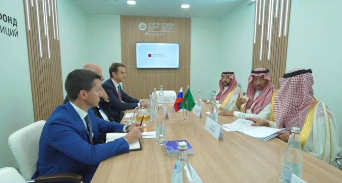 الشراكة الاستثمارية بين المملكة وروسيا: الخريف يجتمع مع ديميترييف