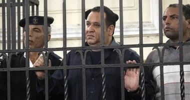 تفاصيل قرار التحفظ على أموال صبري نخنوخ ومنعه من السفر