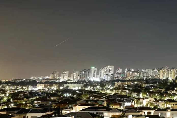 المواجهة العسكرية بين إيران وإسرائيل: تصعيد غير مسبوق