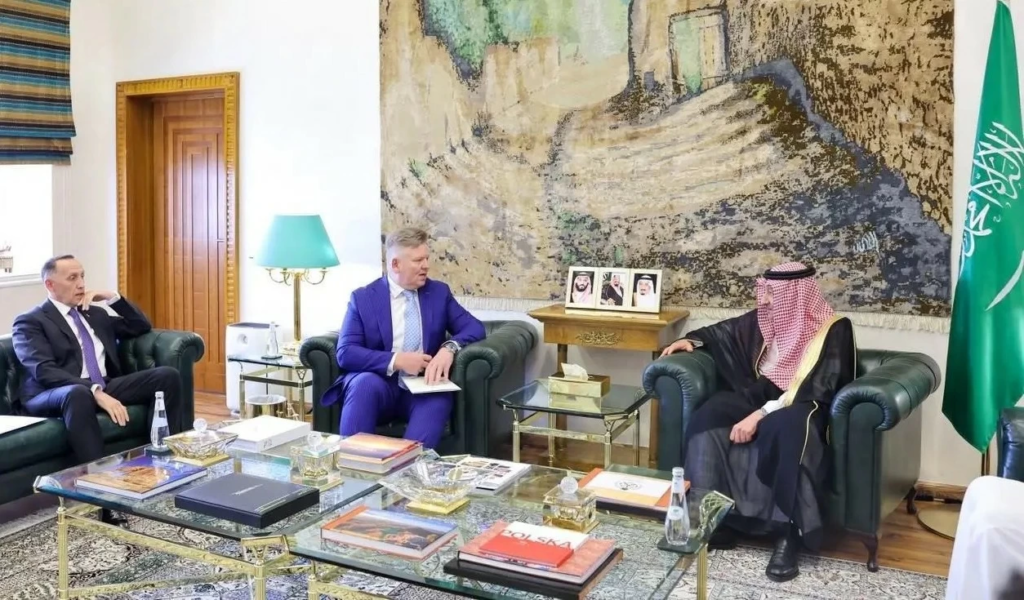 نائب وزير الخارجية يستقبل سفيري بولندا وأوكرانيا بالرياض