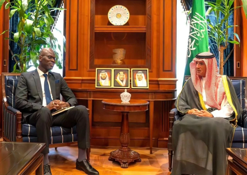 عادل الجبير يستقبل سفير السنغال بالرياض لبحث التعاون المشترك