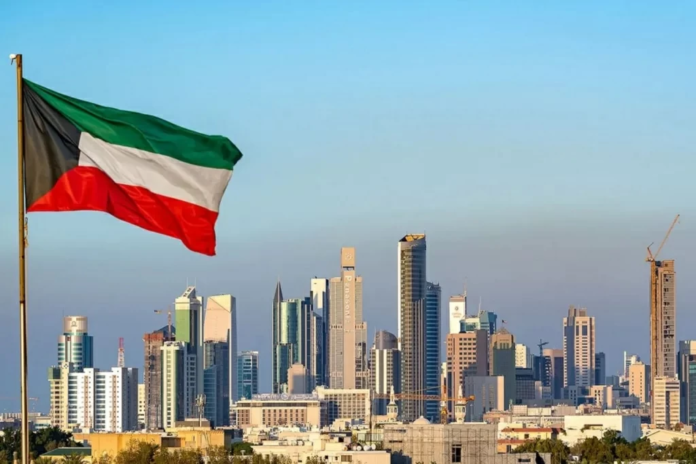 الكويت تدين استمرار الاعتداءات الإيرانية وتتوعد بالرد