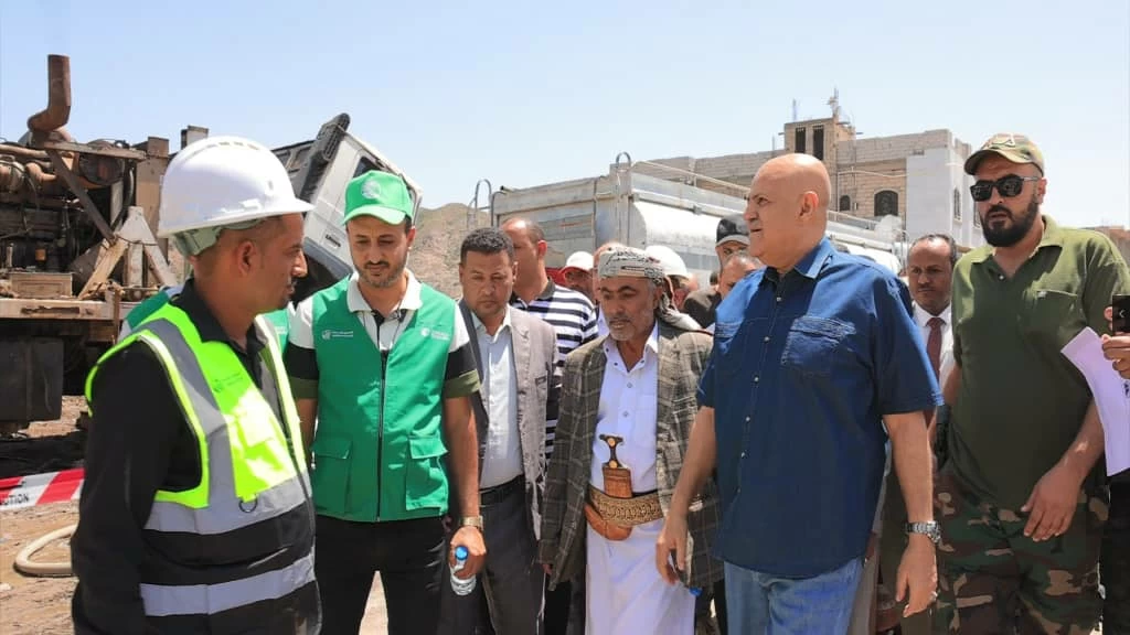 مركز الملك سلمان للإغاثة يدشن مشاريع مياه حيوية باليمن