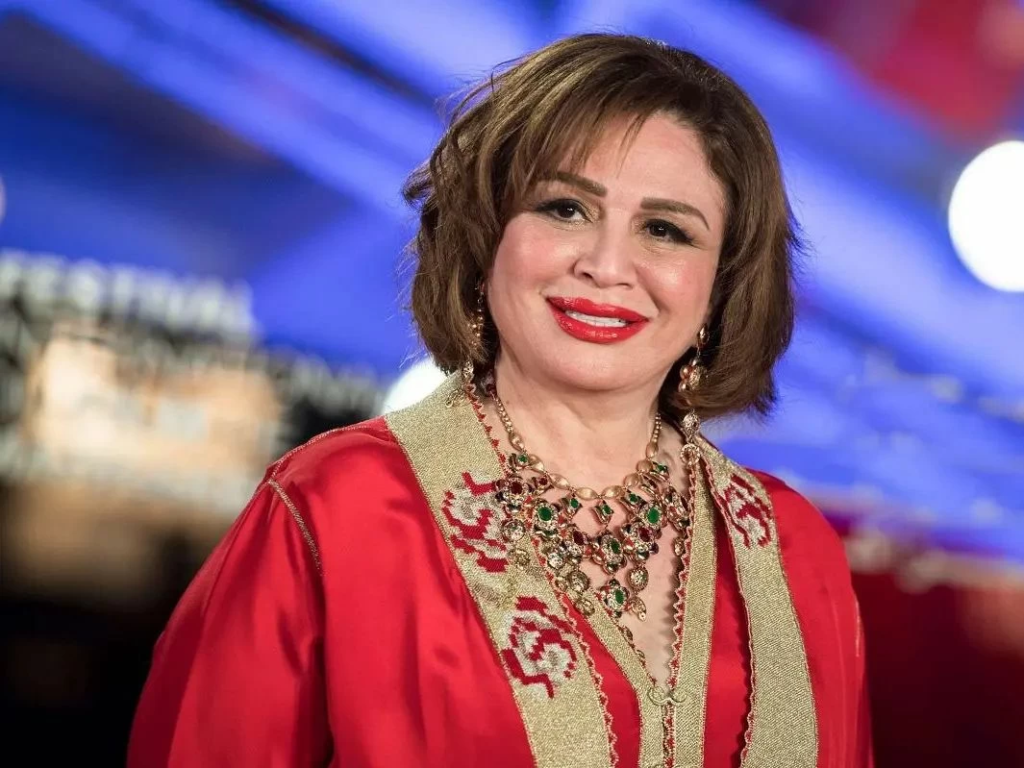 تفاصيل عودة النجمة إلهام شاهين للسينما في فيلم الحافي