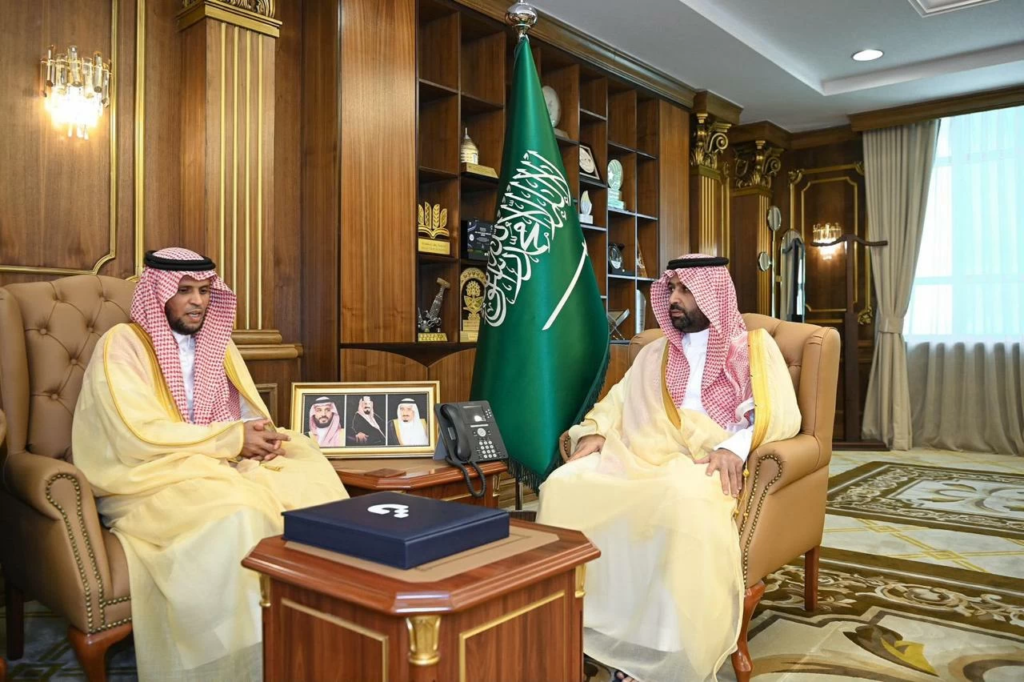 تقرير بنك التنمية الاجتماعية بجازان أمام أمير المنطقة
