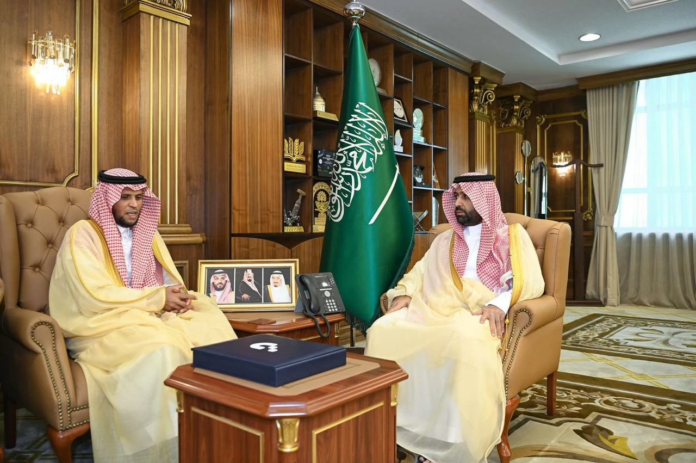 تقرير بنك التنمية الاجتماعية بجازان أمام أمير المنطقة