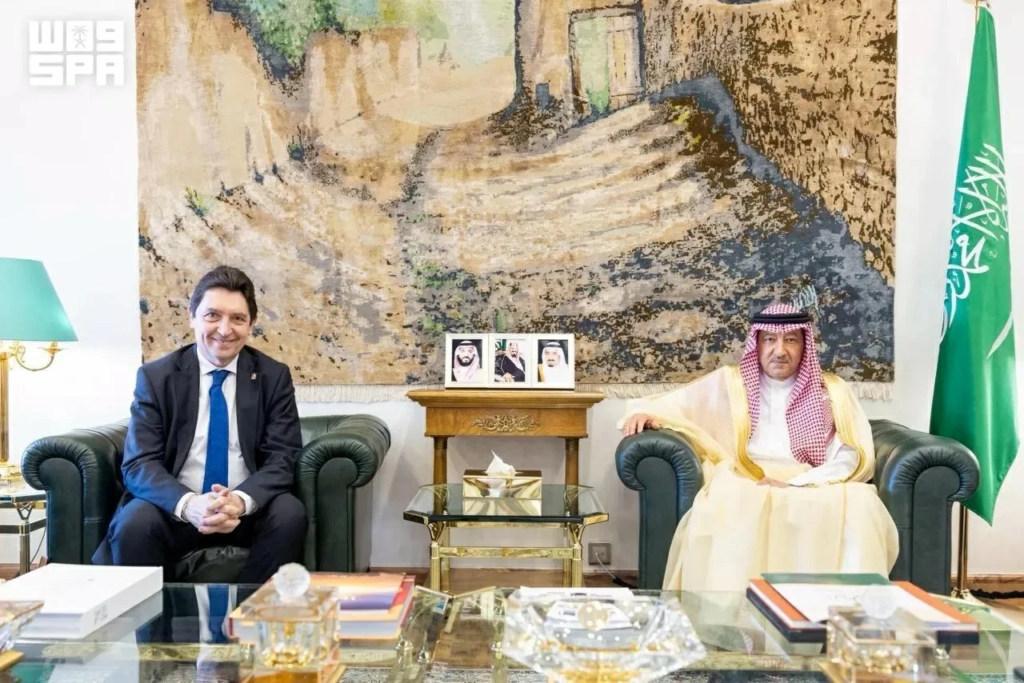 العلاقات السعودية الفرنسية: الخريجي يستقبل وفد مجلس الشيوخ