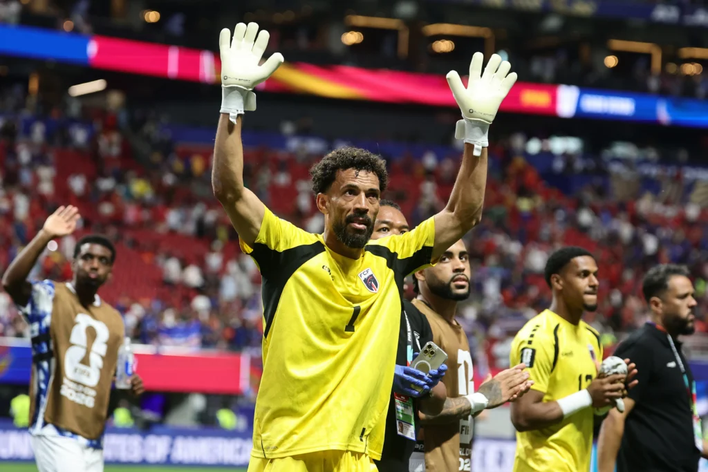 حارس منتخب الرأس الأخضر يكتب التاريخ ويسحر البرازيليين