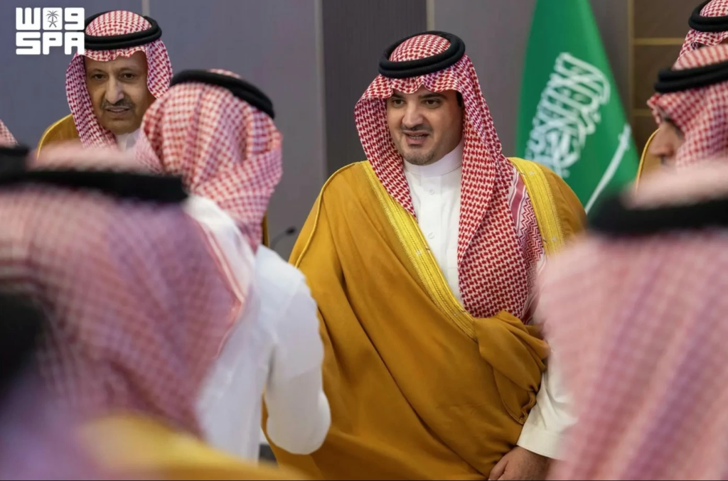 تفاصيل زيارة وزير الداخلية لمنطقة الباحة ولقائه بالأهالي