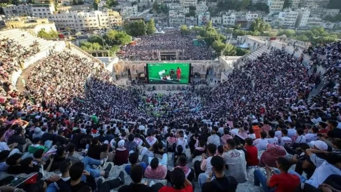 وفاة مشجع وإصابة آخرين في تدافع المدرج الروماني بعمان