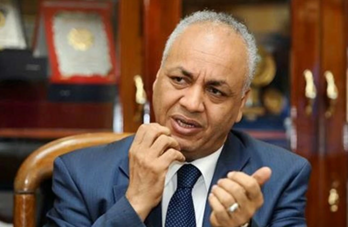 نجيب ساويرس ومصطفى بكري: تفاصيل قضية التعويض