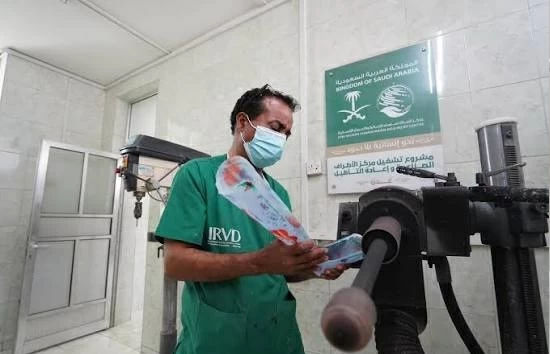 مركز الملك سلمان للإغاثة يعيد الأمل لـ 3089 يمنياً في عدن