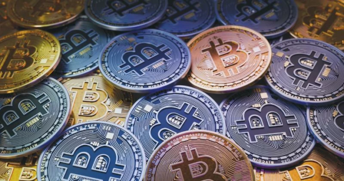 ارتفاع البيتكوين بنسبة 3% وتجاوز مستويات 61 ألف دولار