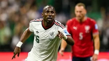 جوليان كينيونيس يتألق مع المكسيك في كأس العالم 2026