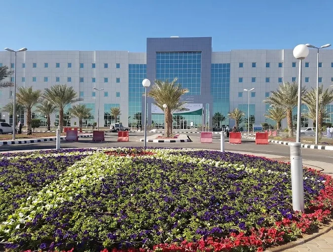 إنقاذ حياة مريضة باستخدام تقنية ECMO في تبوك