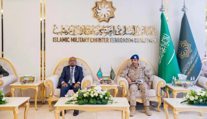 التحالف الإسلامي العسكري لمحاربة الإرهاب يستقبل وزير المالديف