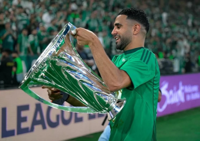 الأهلي السعودي يفعل بند إنهاء عقد رياض محرز رسمياً