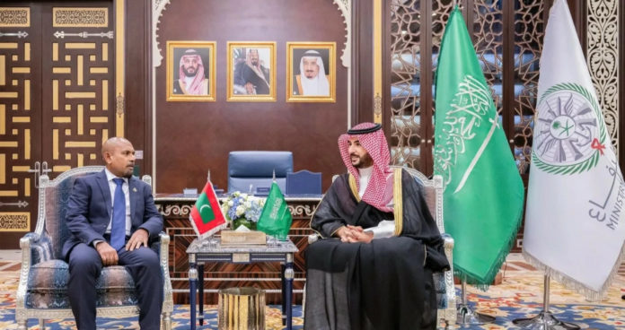 التعاون الدفاعي بين المملكة والمالديف: مباحثات رفيعة بجدة