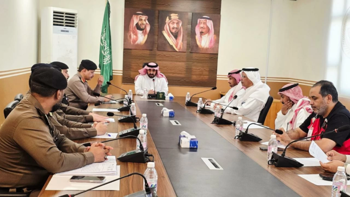 السلامة المرورية في محايل: المحافظ يرأس اجتماع اللجنة الفرعية