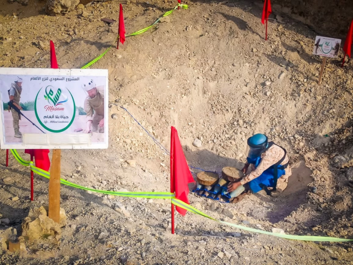 مشروع مسام لنزع الألغام يتلف مئات العبوات في حضرموت